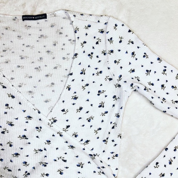 Brandy Melville wrap shirt - Picture 1 of 2